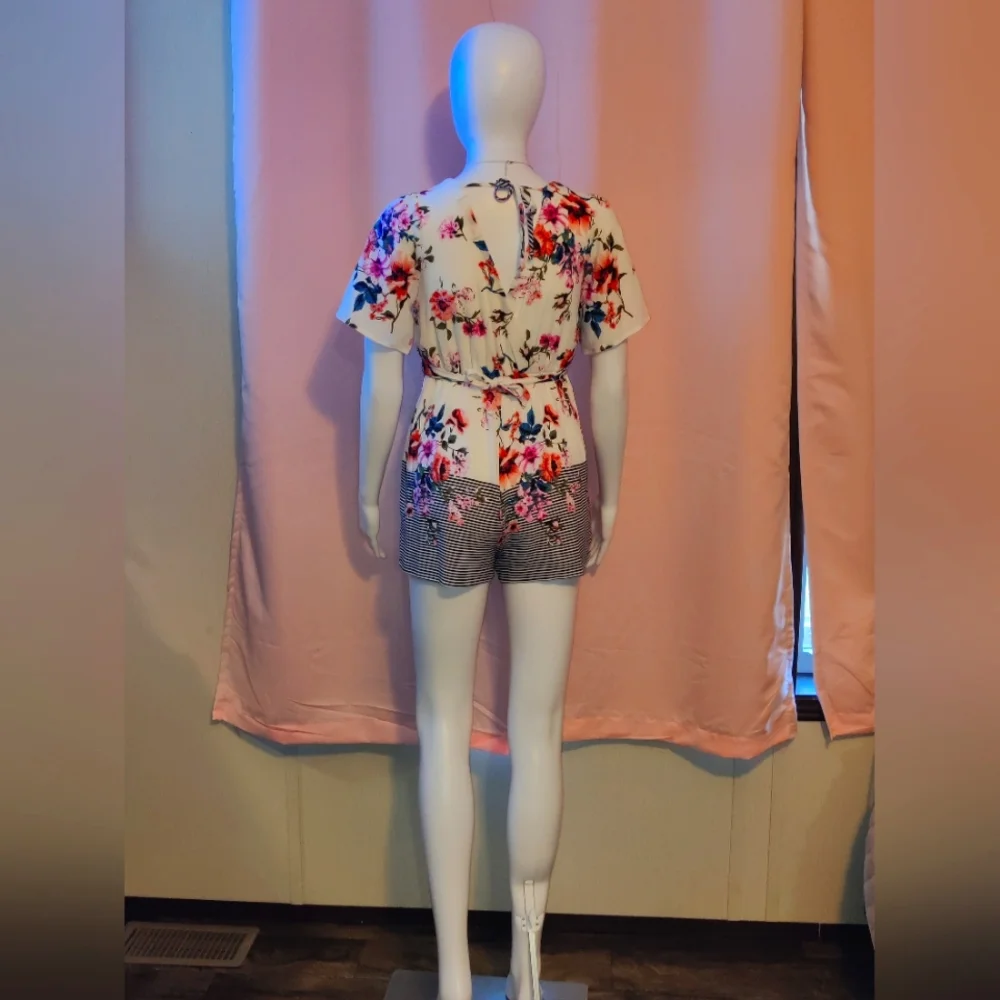 ***14/16 Short Jumpsuit (Large Girls) - Picture 2 of 5